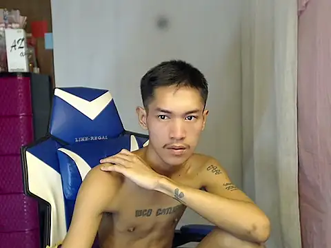 riks_tyler Pertunjukan Webcam