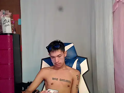 riks_tyler Pertunjukan Webcam