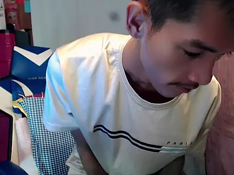 riks_tyler Pertunjukan Webcam