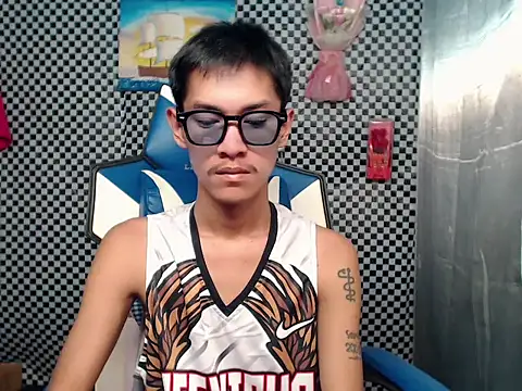 riks_tyler Pertunjukan Webcam
