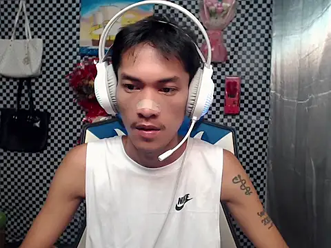 riks_tyler Pertunjukan Webcam