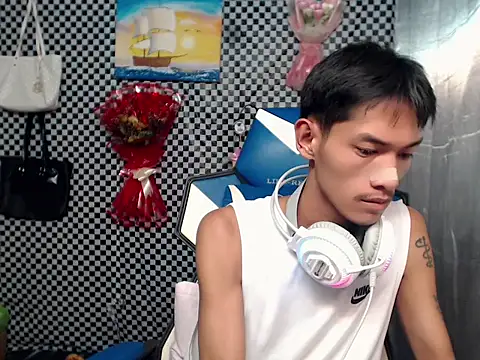 riks_tyler Pertunjukan Webcam