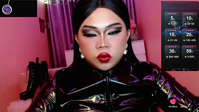 LadyHypnotist Show in webcam