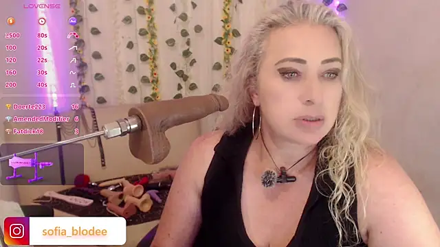 sofiacurvy_45 élő XXX-chatje