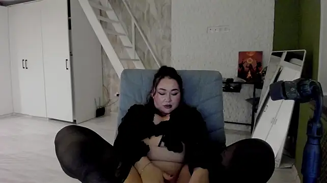 emilia_mur's Webcam Show