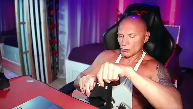 MattSteelX: вебкам-шоу