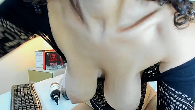 IRISCLARK1 Chat XXX in diretta