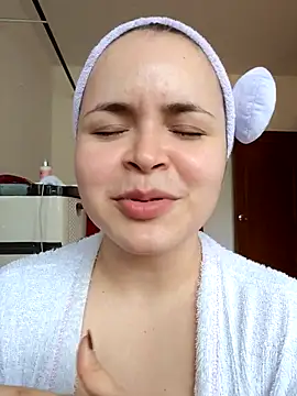 SeleneLuminari8's Live XXX Chat