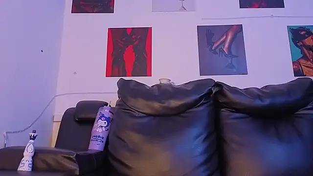 Sala de chat en directo de valkyria_12