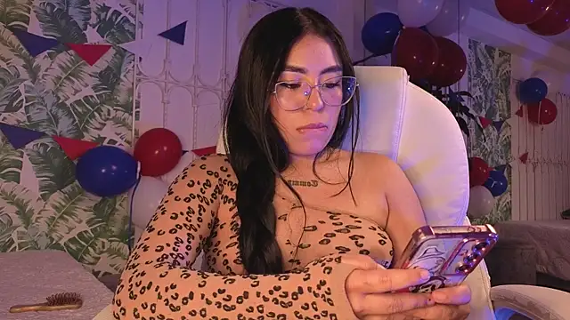 Chat XXX en directo de valkyria_12