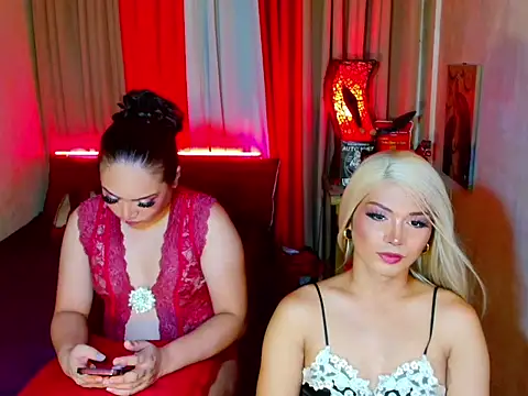 Phenomenal_Shemale Webcam show