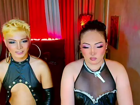 Phenomenal_Shemale Шоу с уебкамера