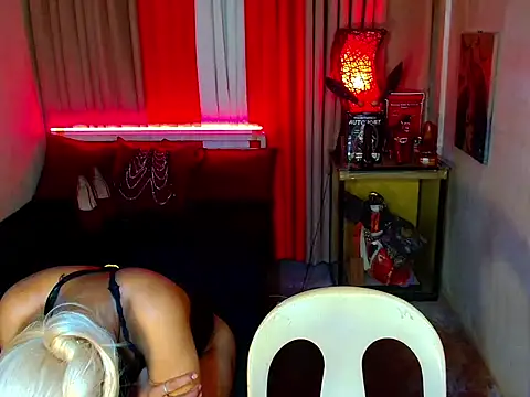 Phenomenal_Shemale Pertunjukan Webcam