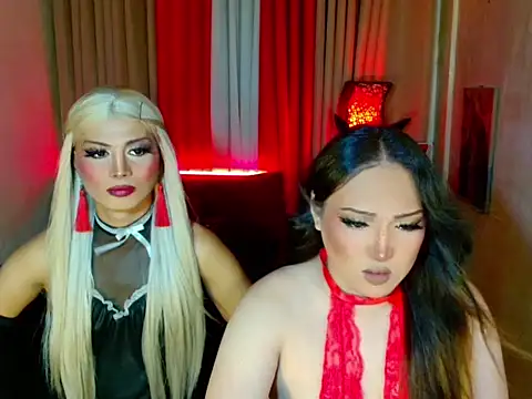 Phenomenal_Shemale Webcam-Show