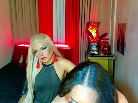 Phenomenal_Shemale Pertunjukan Webcam