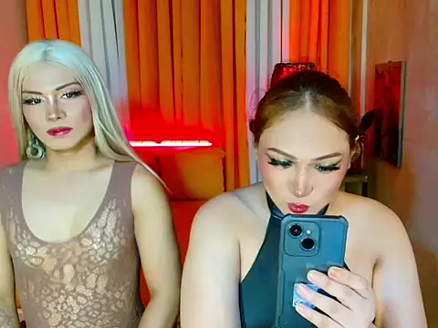 Phenomenal_Shemale Webcam-Show