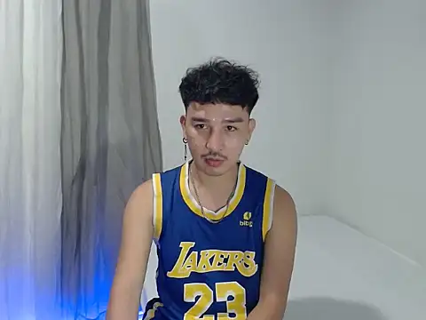 Asian_bigboy Pertunjukan Webcam