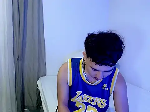 Asian_bigboy Pertunjukan Webcam