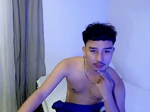 Asian_bigboy Pertunjukan Webcam