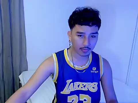 Asian_bigboy Pertunjukan Webcam