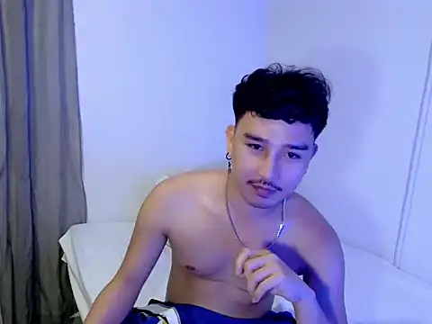 Asian_bigboy webcam show