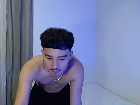 Asian_bigboy Pertunjukan Webcam