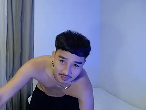 Asian_bigboy Pertunjukan Webcam