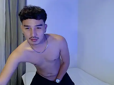 הופעת וובקאם של Asian_bigboy