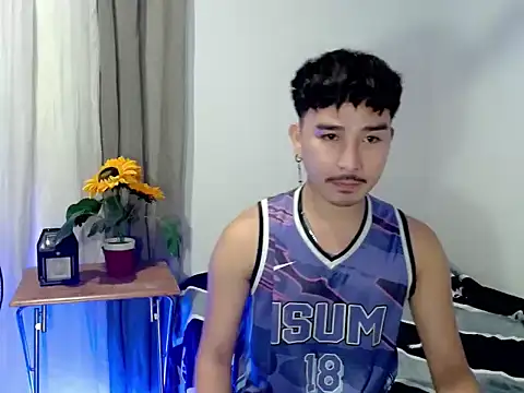 Asian_bigboy Pertunjukan Webcam