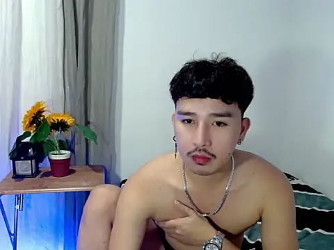 Asian_bigboy Pertunjukan Webcam