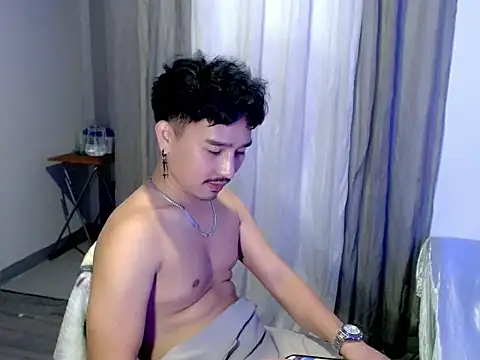Asian_bigboy Pertunjukan Webcam