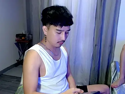 Asian_bigboy Pertunjukan Webcam