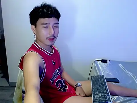 Asian_bigboy Show in webcam