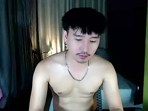 Show modela Asian_bigboy na web-kameri