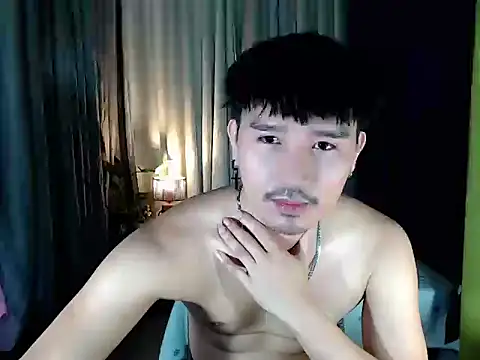 Asian_bigboy Pertunjukan Webcam