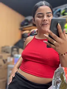 Kaily_Sweet16 Adlı Modelin Canlı XXX Sohbeti