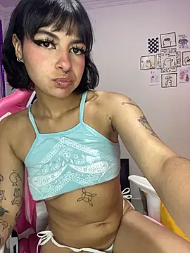 Larah_bell_uwu Chat XXX live