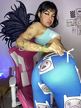 Chat XXX ao vivo de Larah_bell_uwu