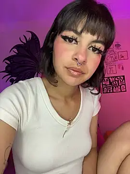 Larah_bell_uwu Live XXX-Chat