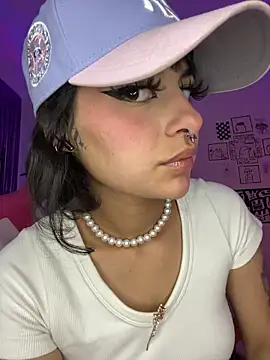 Larah_bell_uwu: онлайн-секс-чат