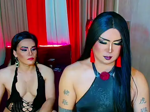Wildest_Slave_Huntress Show in webcam