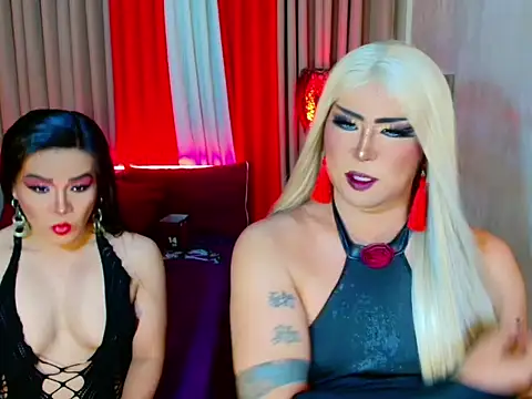 Wildest_Slave_Huntress Show in webcam