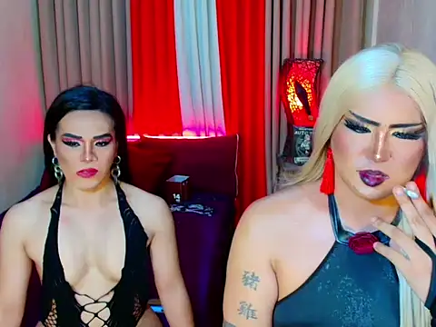 Wildest_Slave_Huntress Show in webcam