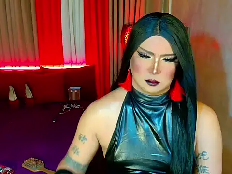 Wildest_Slave_Huntress Show in webcam