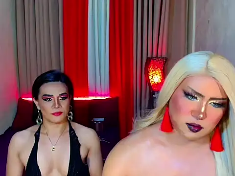 Wildest_Slave_Huntress Show in webcam
