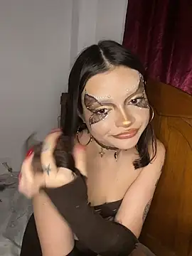 Vennuss_555 élő XXX-chatje