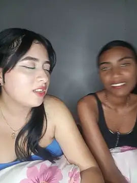 Chloe_Sky_love Adlı Modelin Canlı XXX Sohbeti