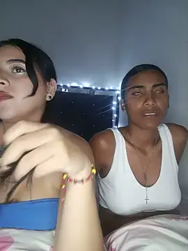 Chloe_Sky_love Adlı Modelin Canlı XXX Sohbeti