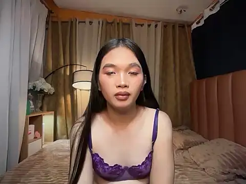 hugeasiancockandrea Show Webcam