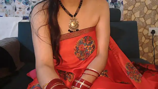 Real_Naira Pertunjukan Webcam